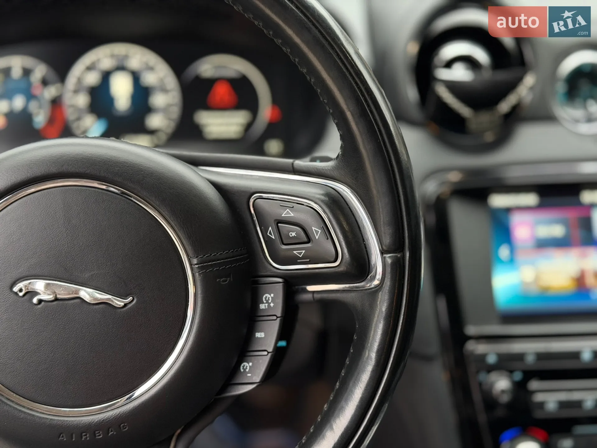 2016 Jaguar XJ - мініатюра 40
