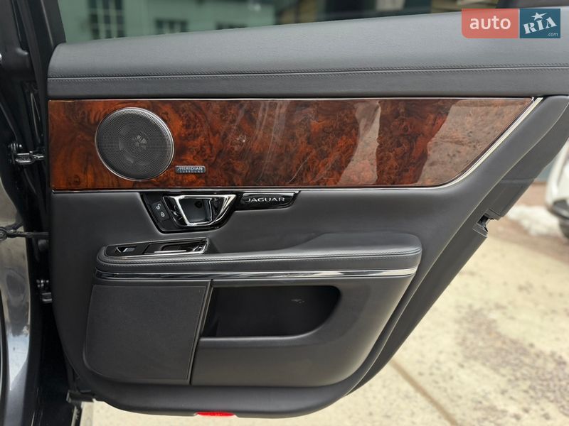 Седан Jaguar XJ 2016 в Житомире