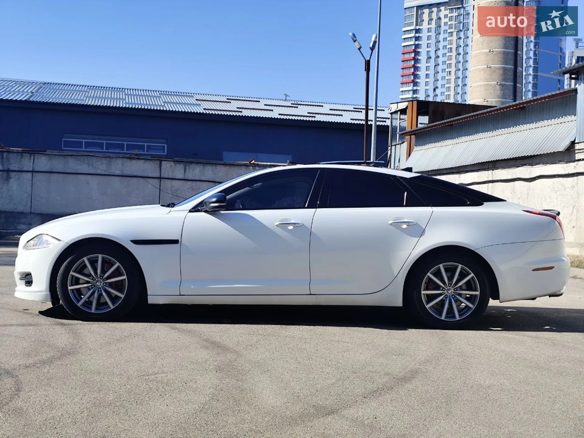 2013 Jaguar XJ - мініатюра 8