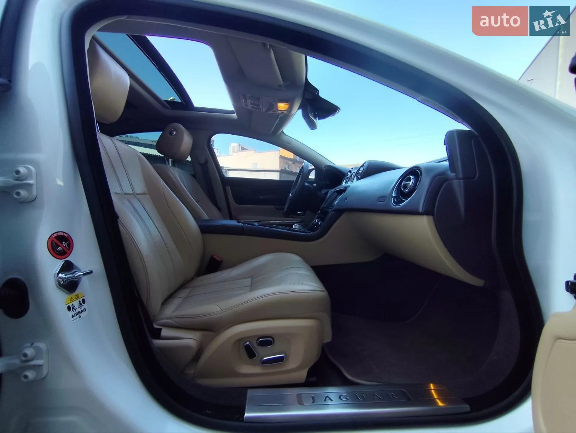 2013 Jaguar XJ - мініатюра 12
