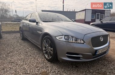 Седан Jaguar XJ 2010 в Львове