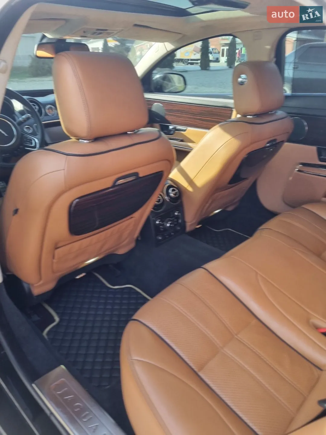 2010 Jaguar XJ - мініатюра 4