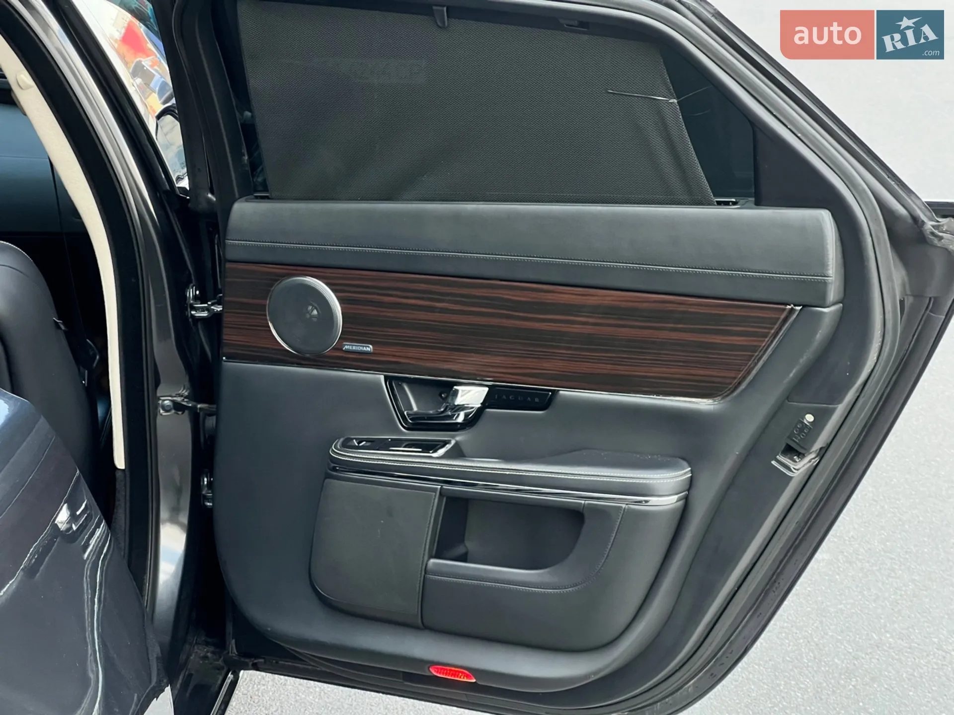 2013 Jaguar XJ - мініатюра 44