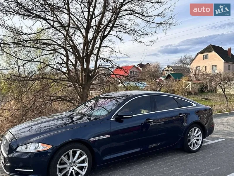Jaguar XJ