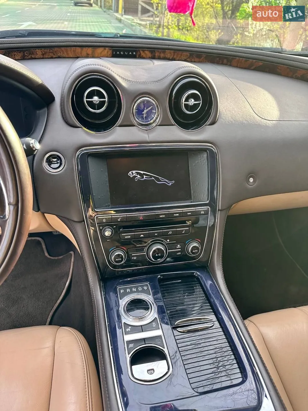 2013 Jaguar XJ - мініатюра 15