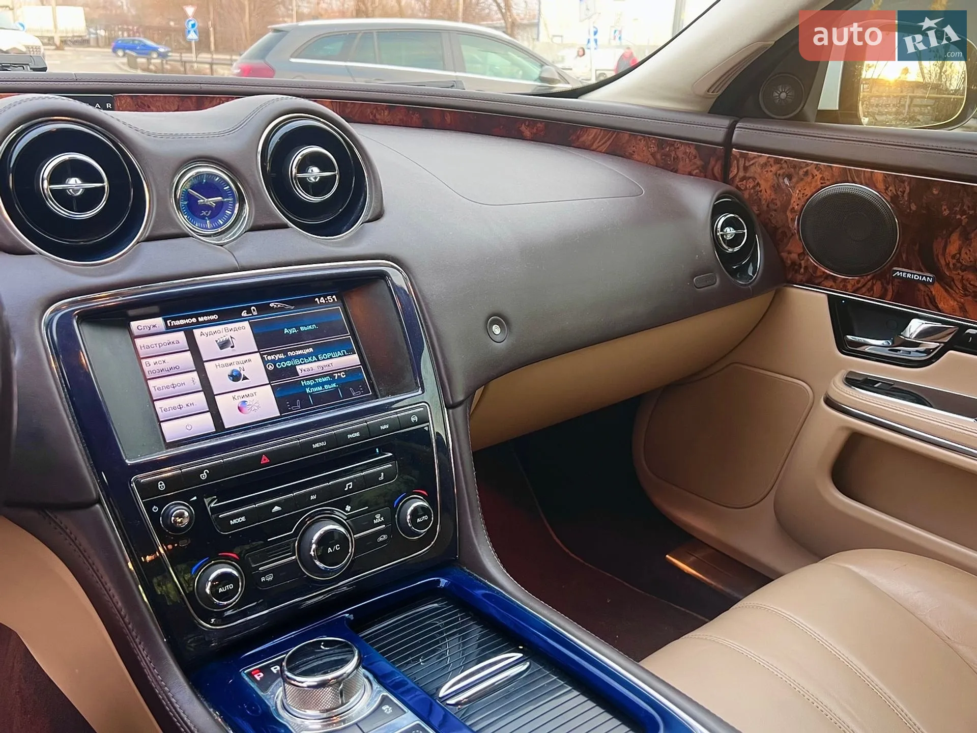 2012 Jaguar XJ - мініатюра 18