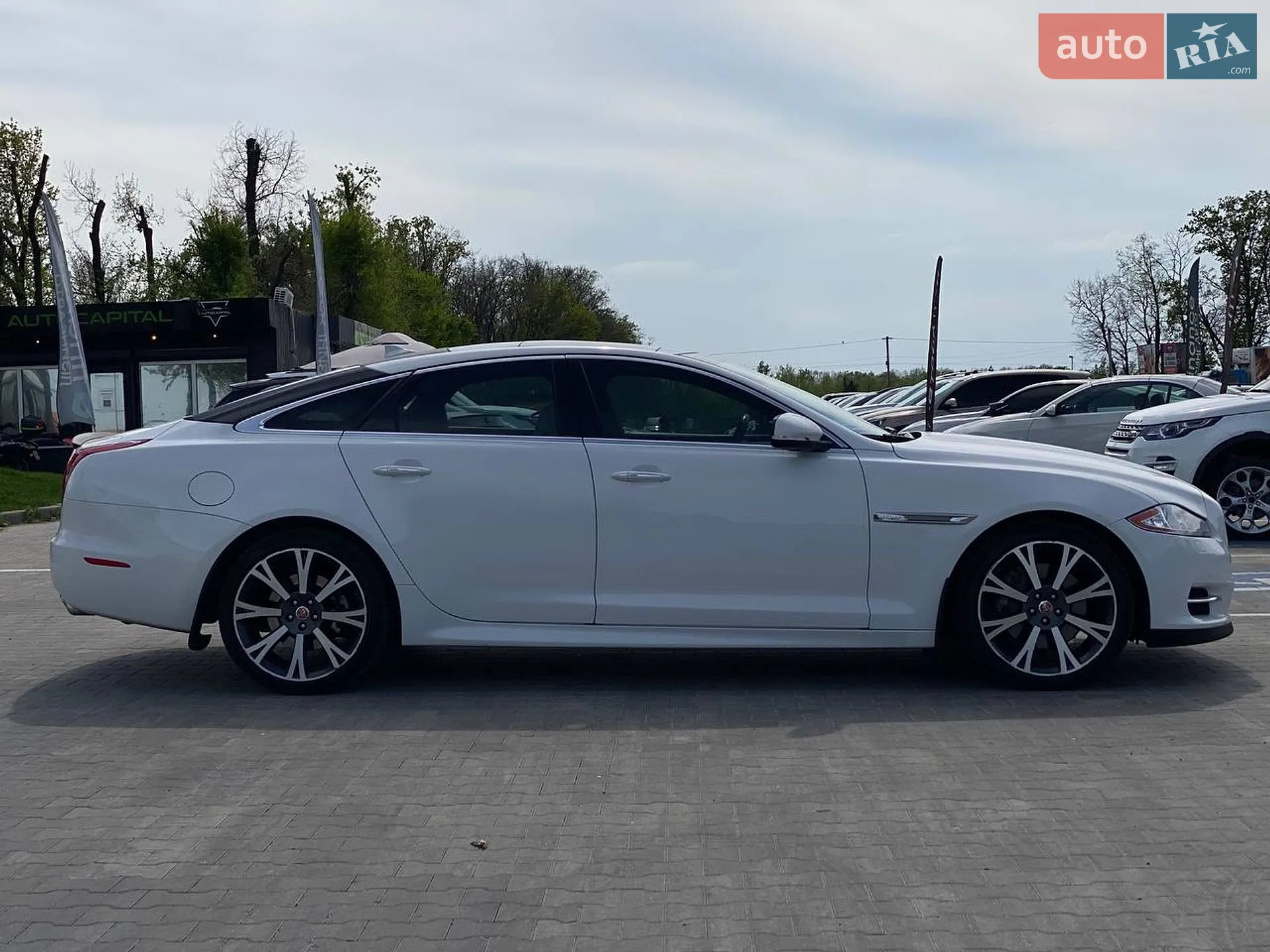 2015 Jaguar XJ - мініатюра 7