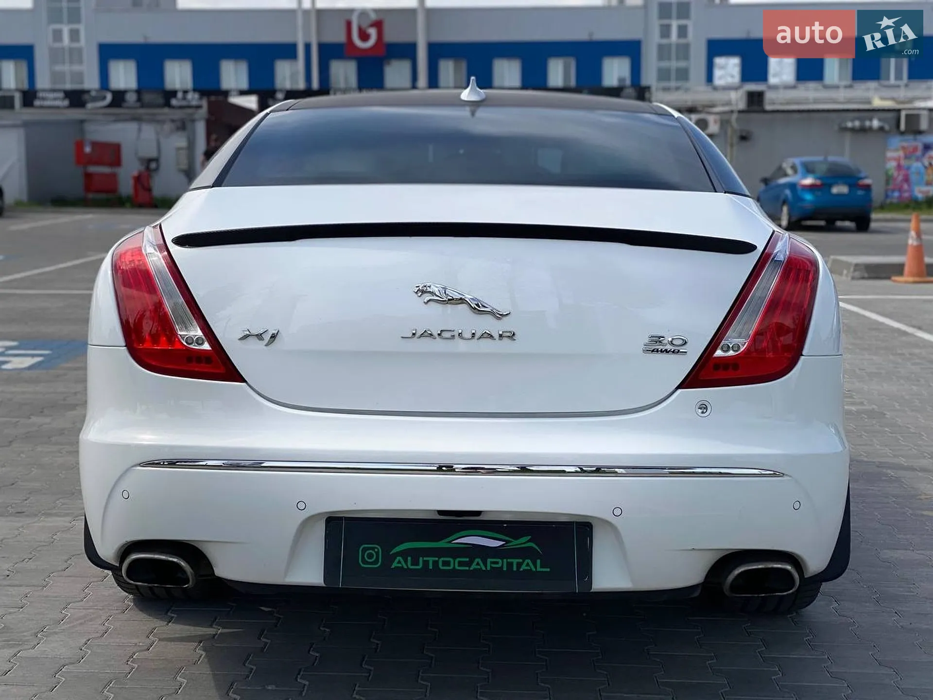 2015 Jaguar XJ - мініатюра 11