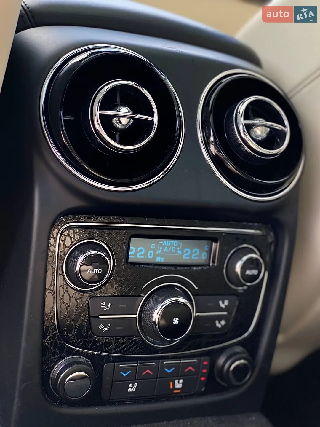 2015 Jaguar XJ - мініатюра 50