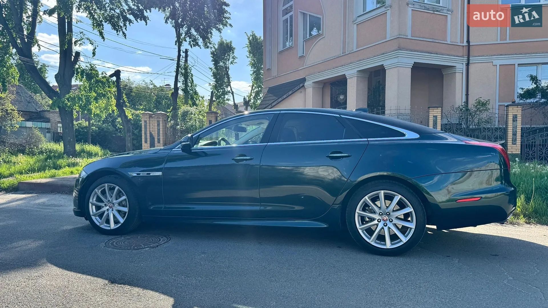 2016 Jaguar XJ - мініатюра 5