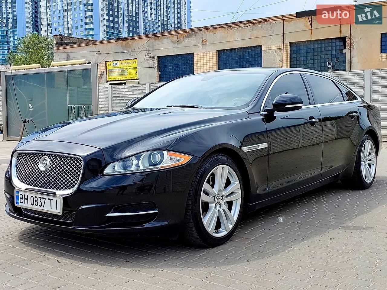 2012 Jaguar XJ - мініатюра 21