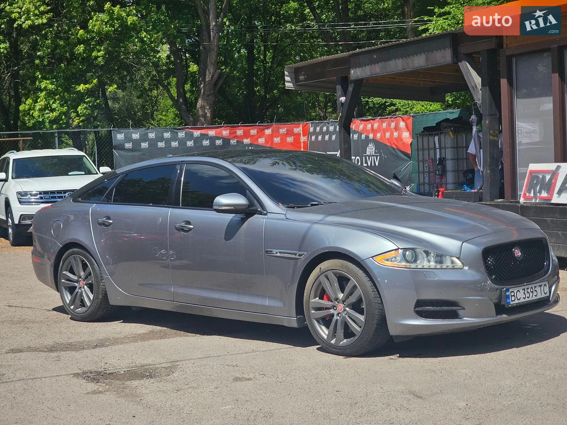 2013 Jaguar XJ - мініатюра 3