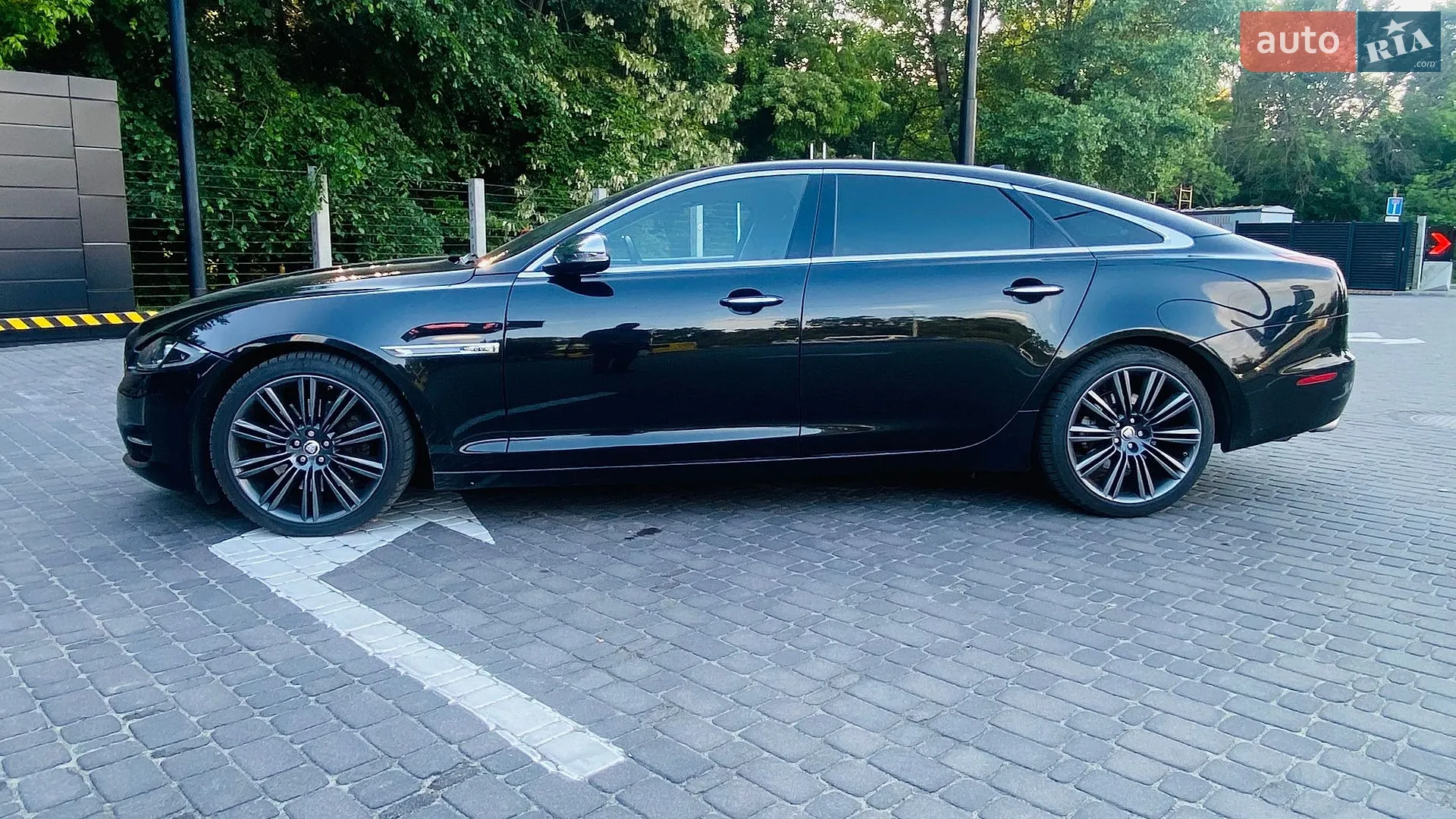 2012 Jaguar XJ - мініатюра 5
