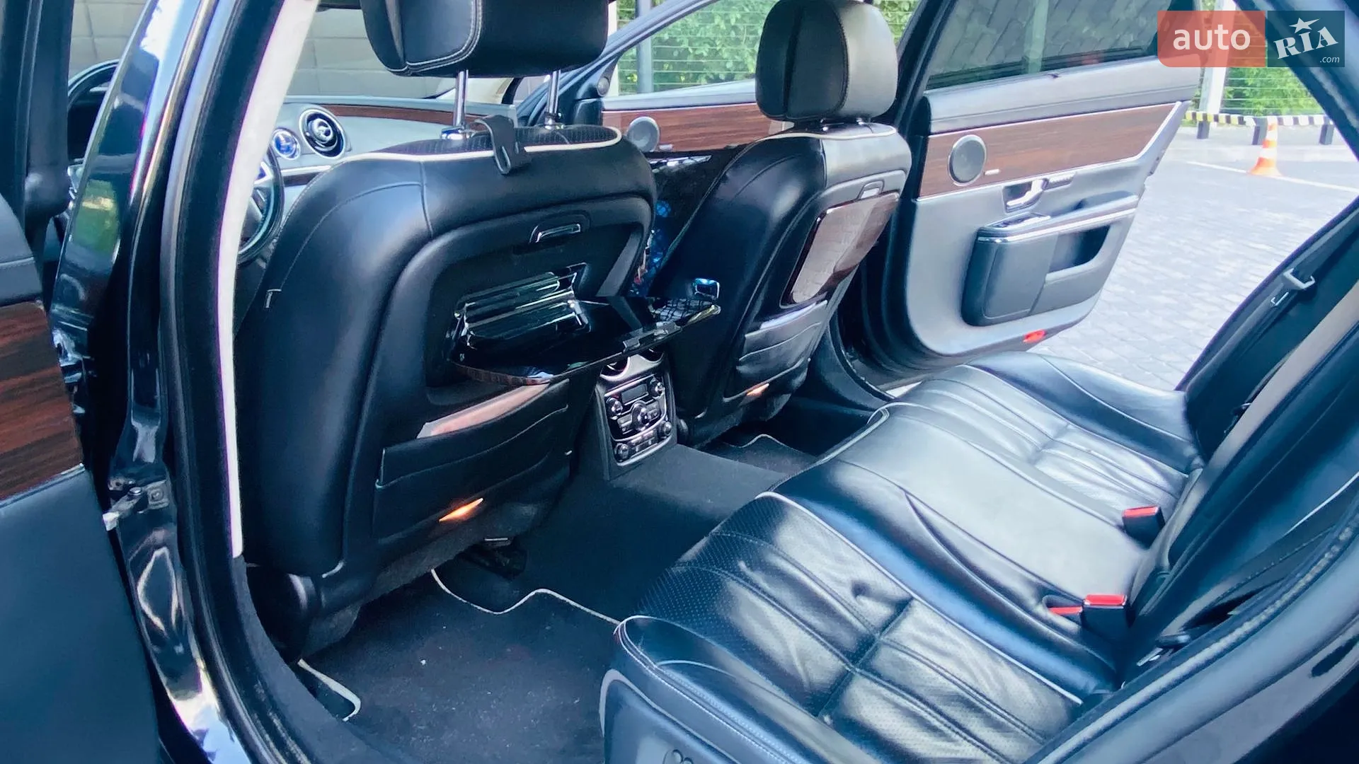 2012 Jaguar XJ - мініатюра 11