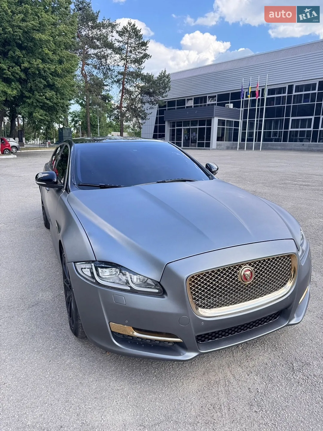 2017 Jaguar XJ - мініатюра 3