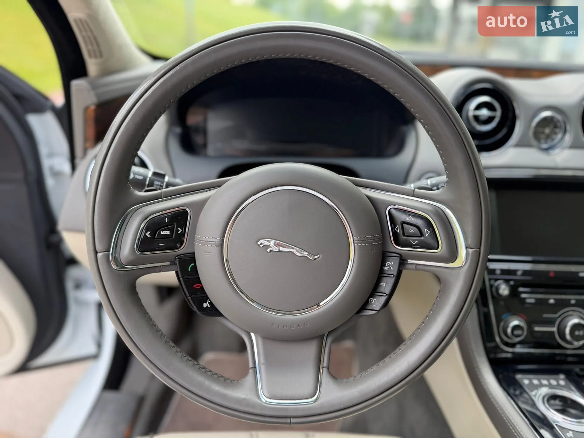 2014 Jaguar XJ - мініатюра 12