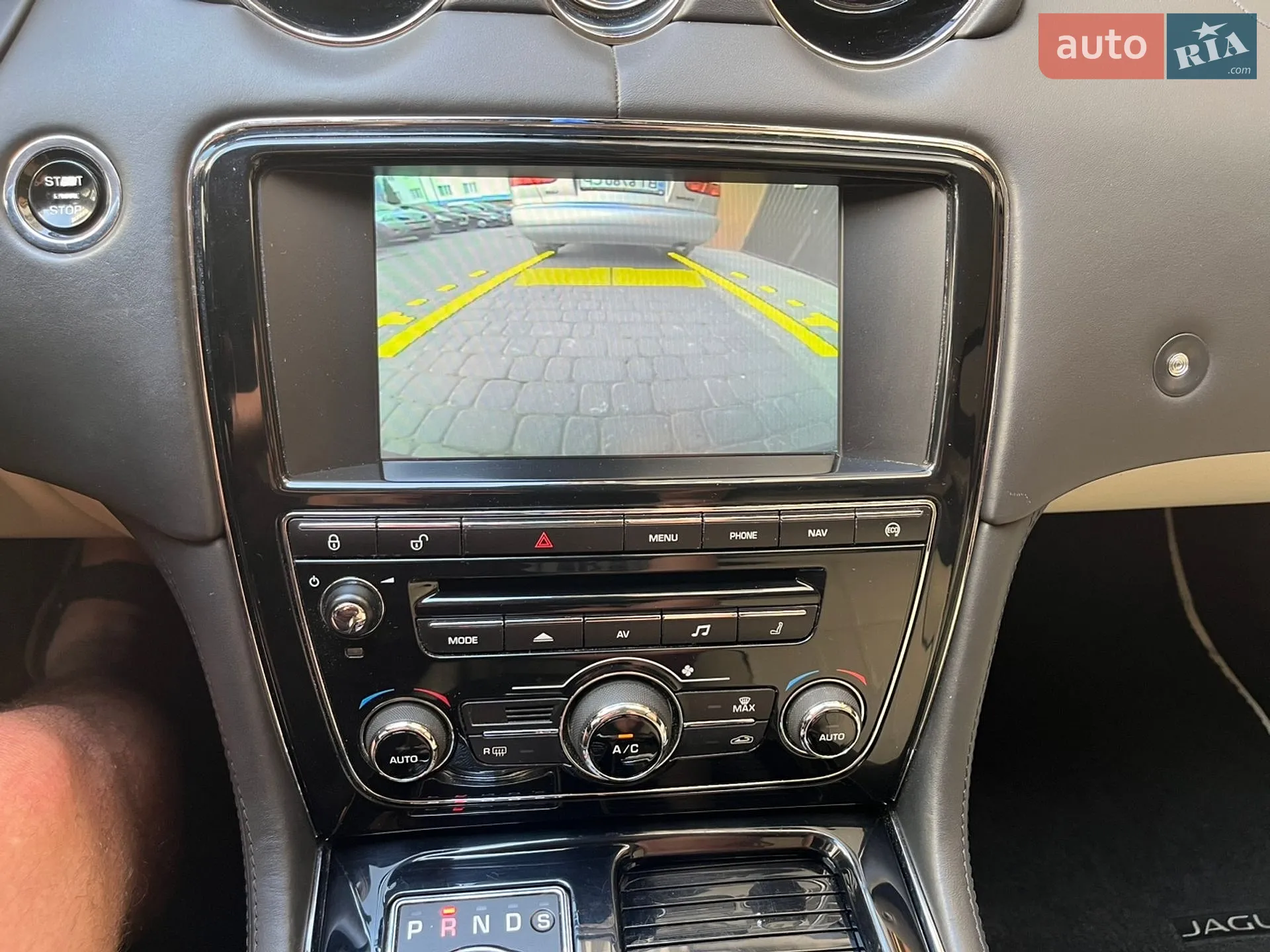 2014 Jaguar XJ - мініатюра 54
