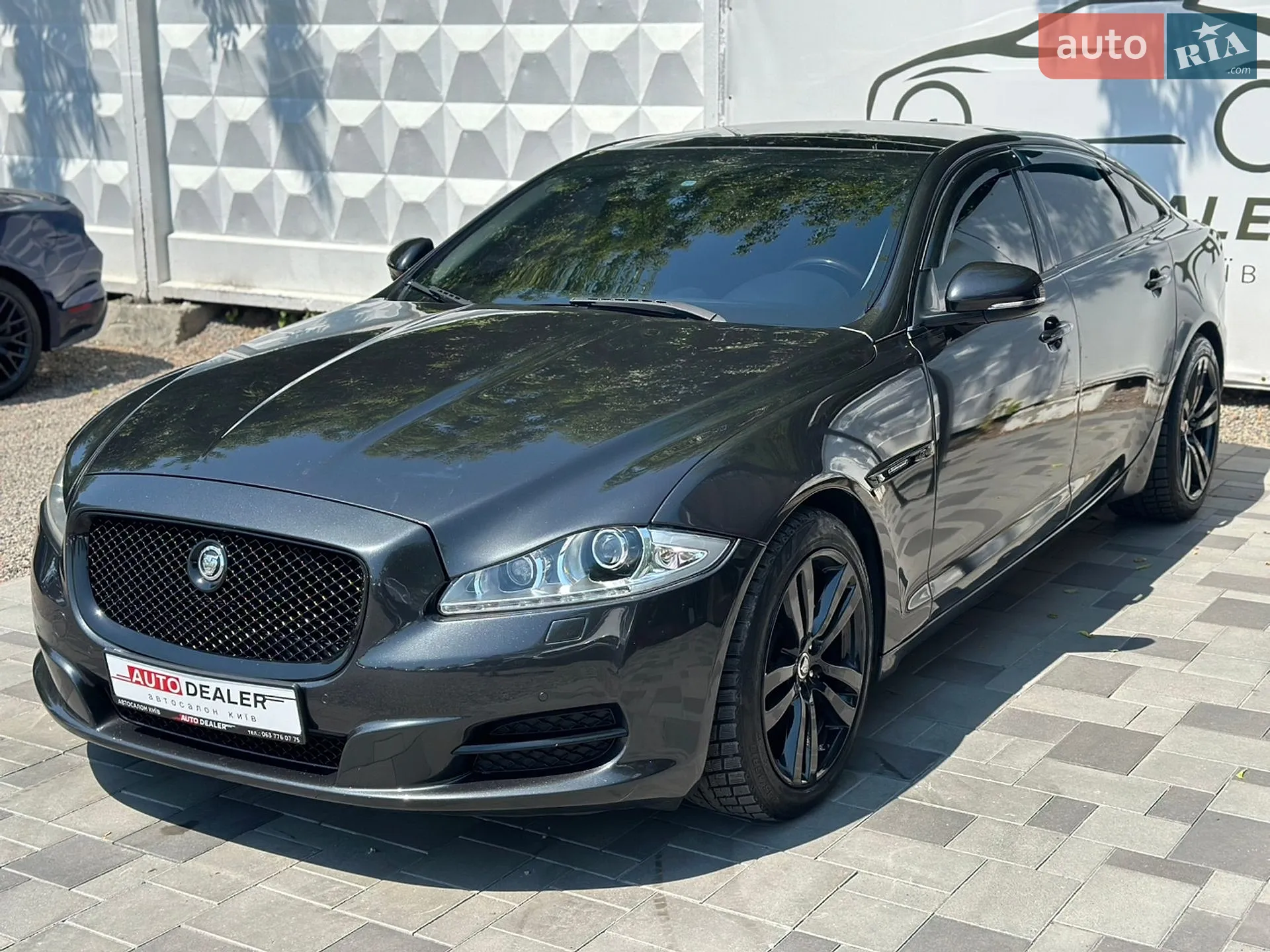 2013 Jaguar XJ - мініатюра 4