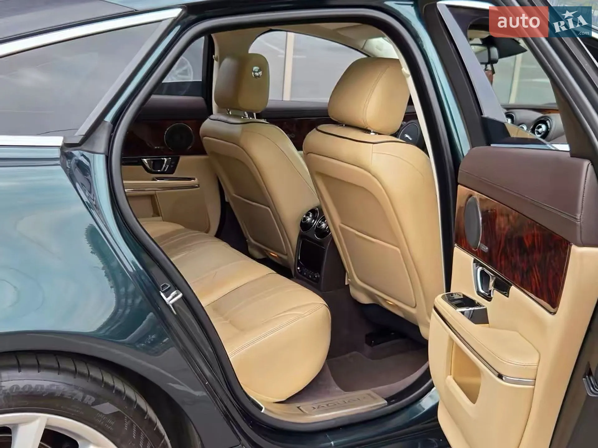 2016 Jaguar XJ - мініатюра 19