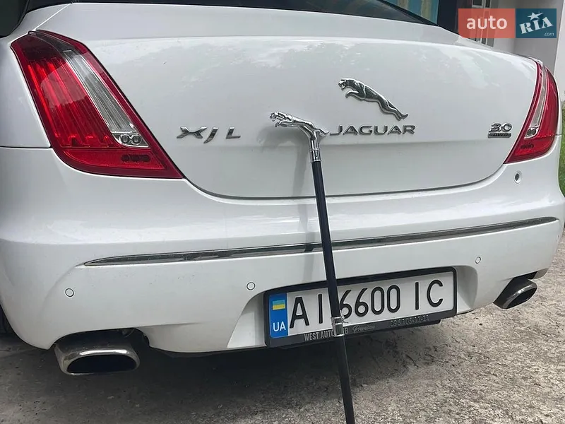 Jaguar XJ