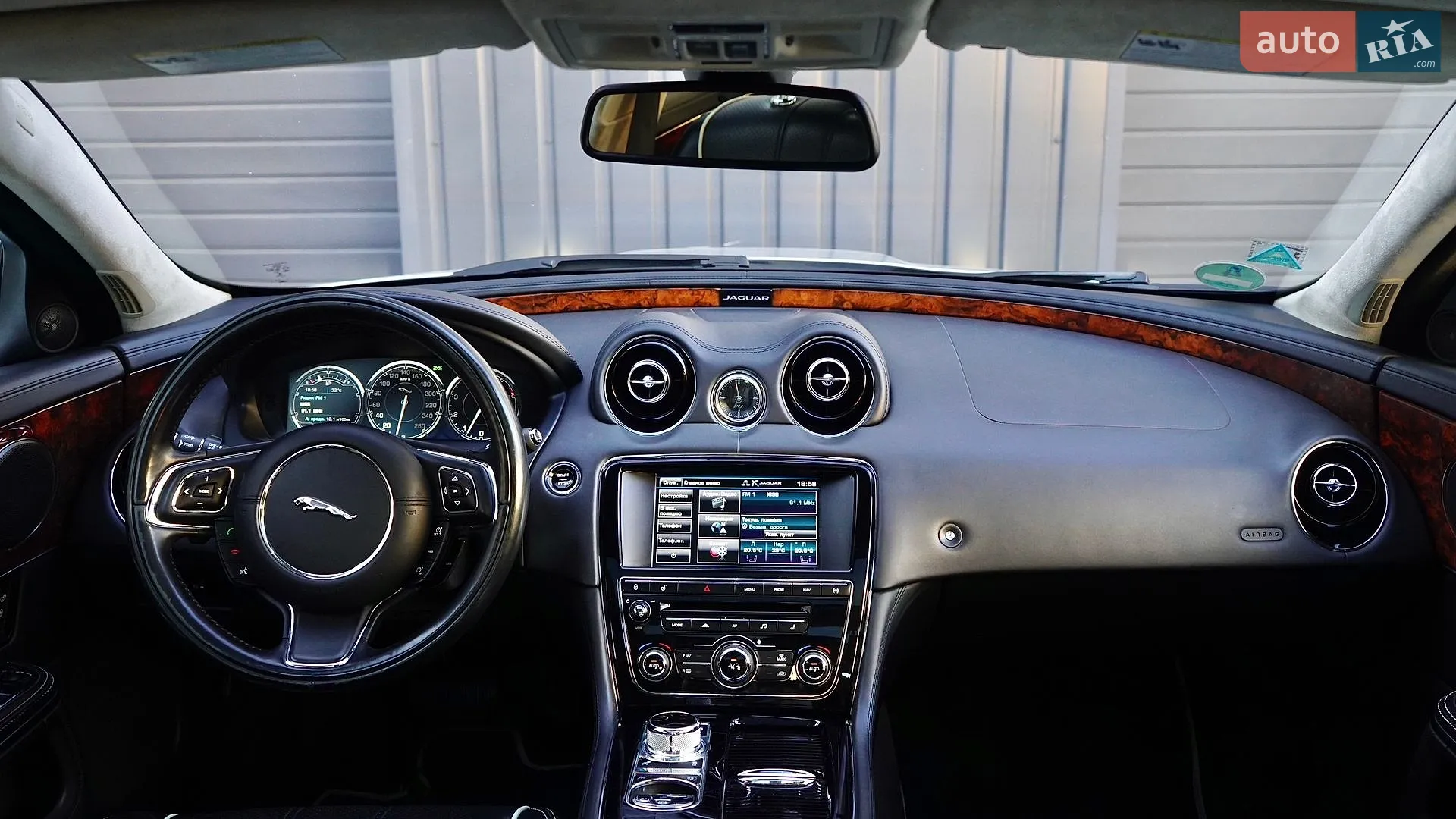 2015 Jaguar XJ - мініатюра 32