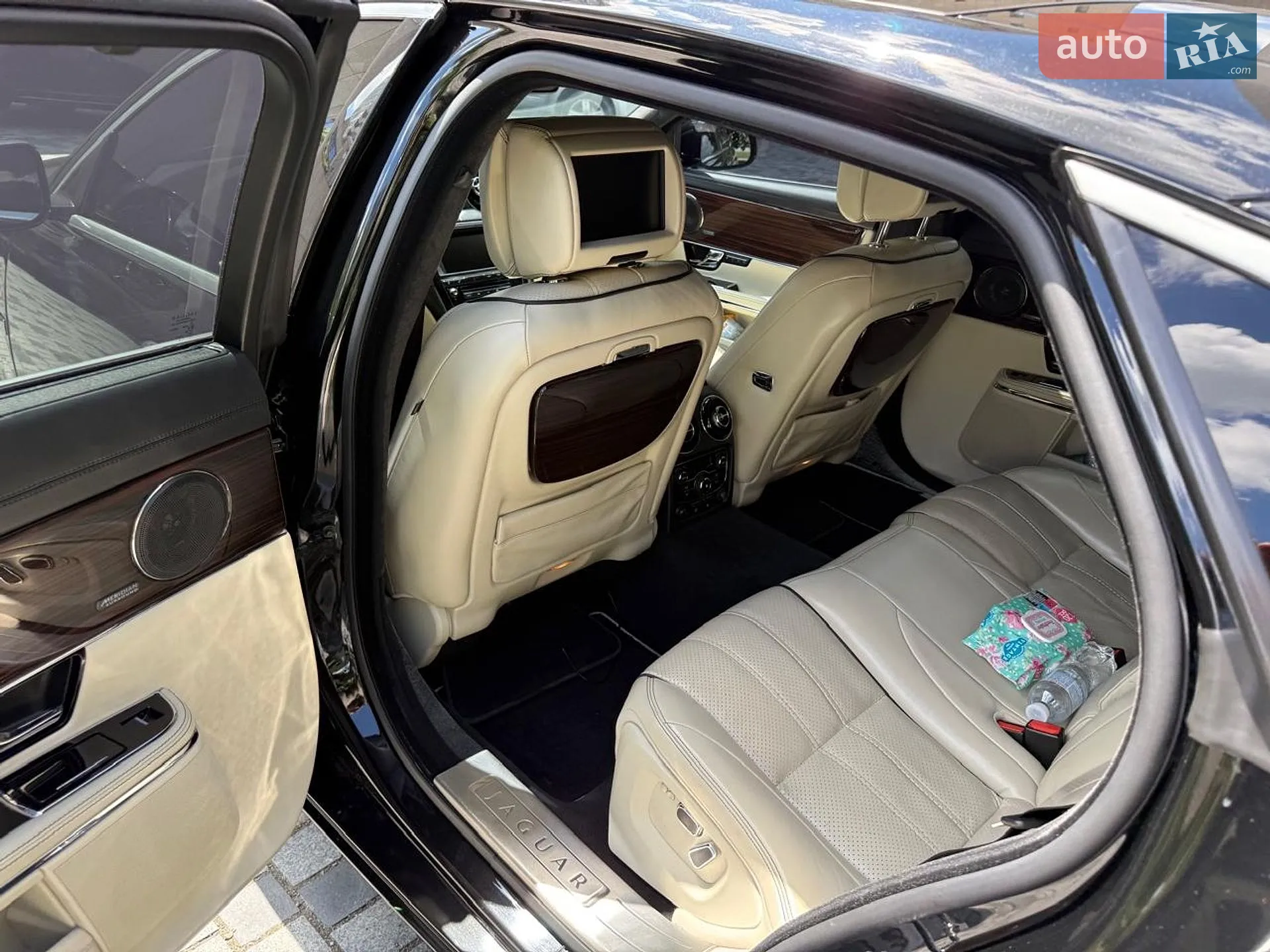 2013 Jaguar XJ - мініатюра 8