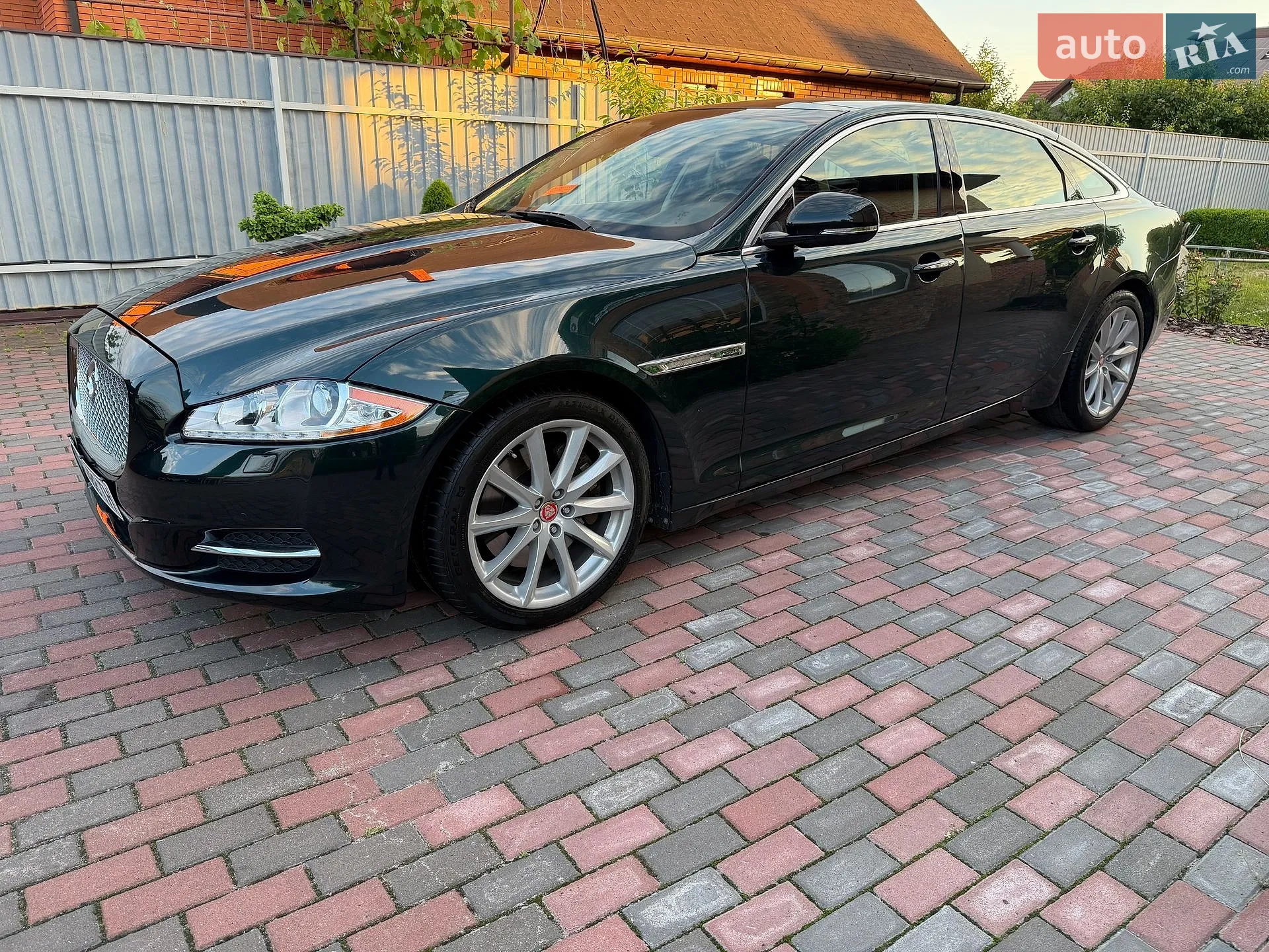 2015 Jaguar XJ - мініатюра 30