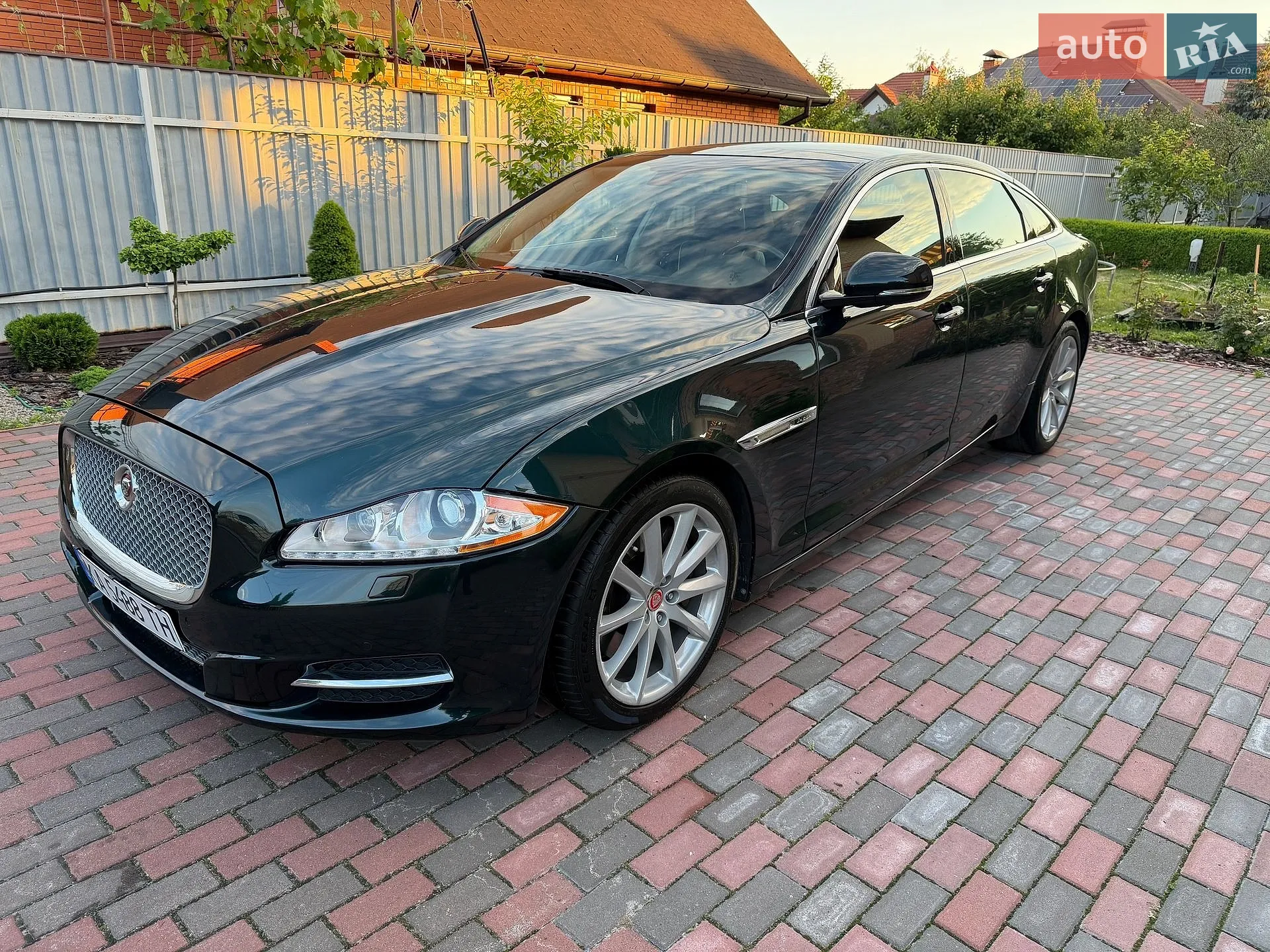 2015 Jaguar XJ - мініатюра 31