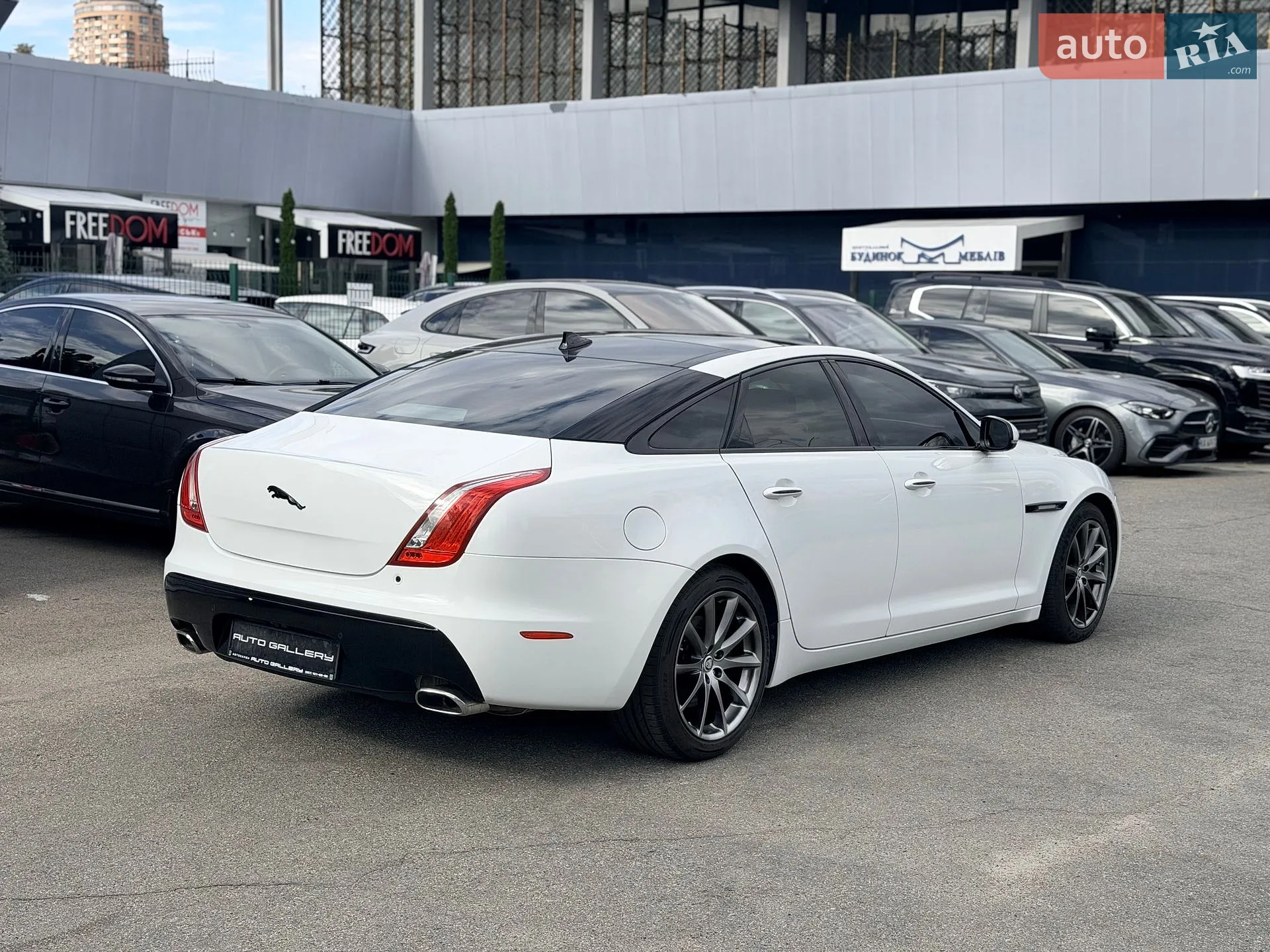 2013 Jaguar XJ - мініатюра 6