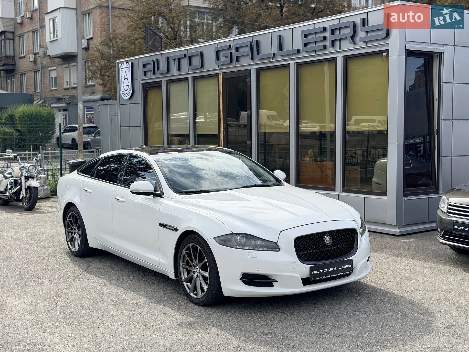 2013 Jaguar XJ - мініатюра 11