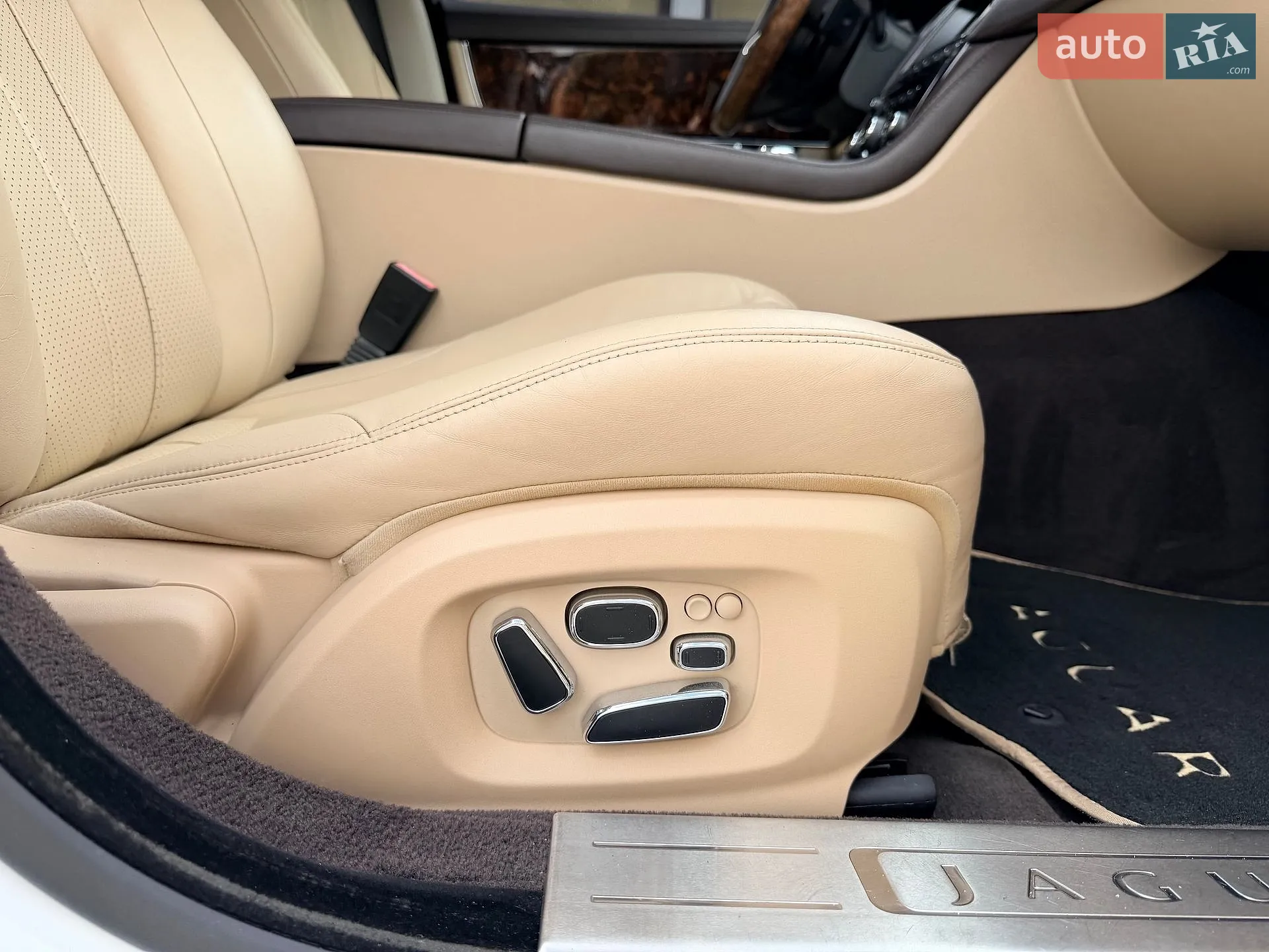 2013 Jaguar XJ - мініатюра 13
