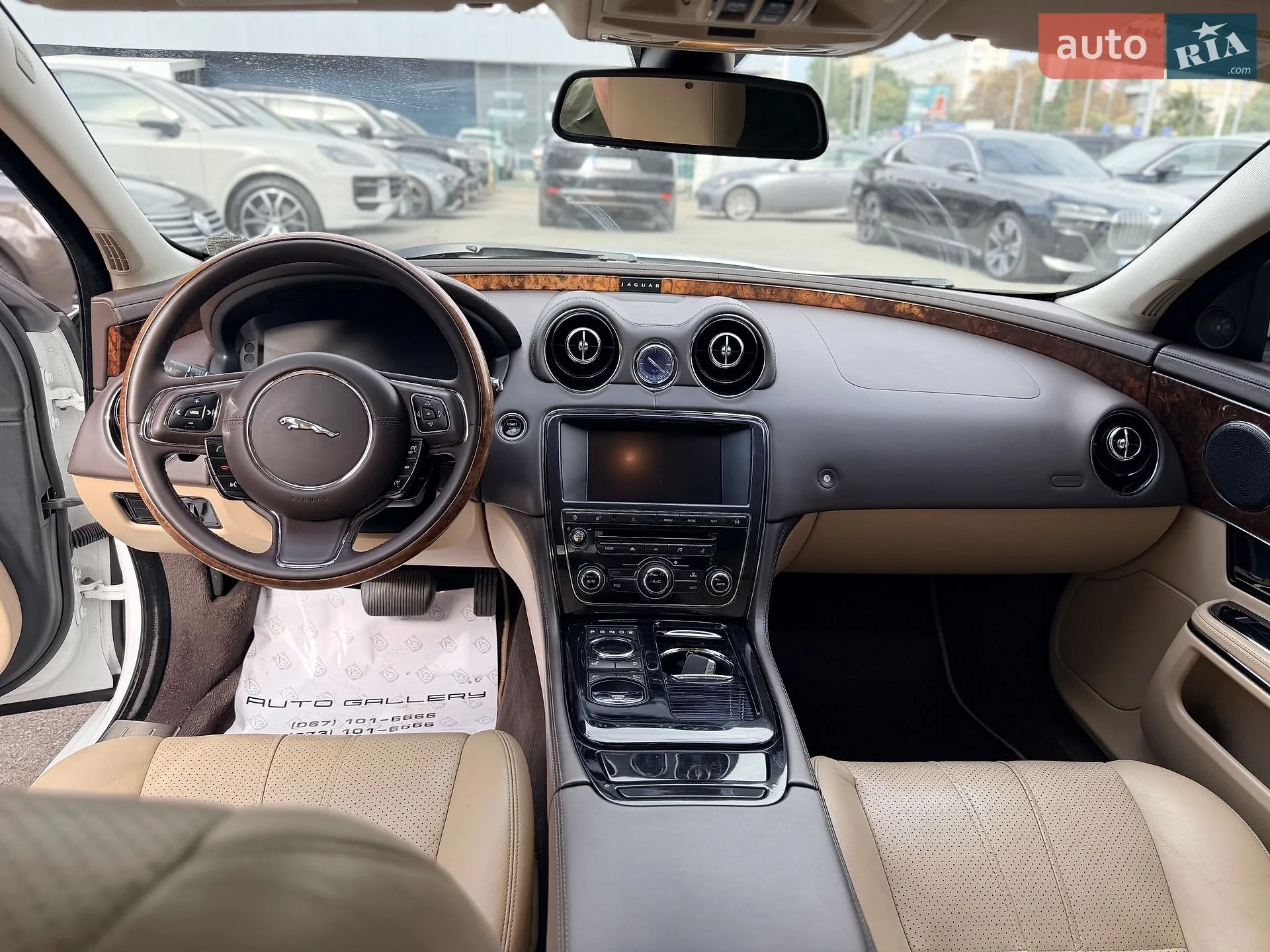 2013 Jaguar XJ - мініатюра 35