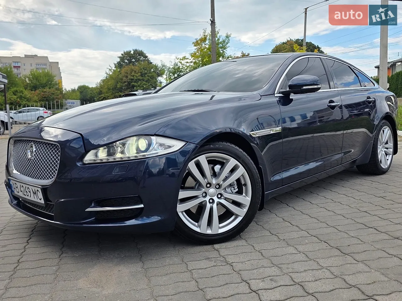 2011 Jaguar XJ - мініатюра 11