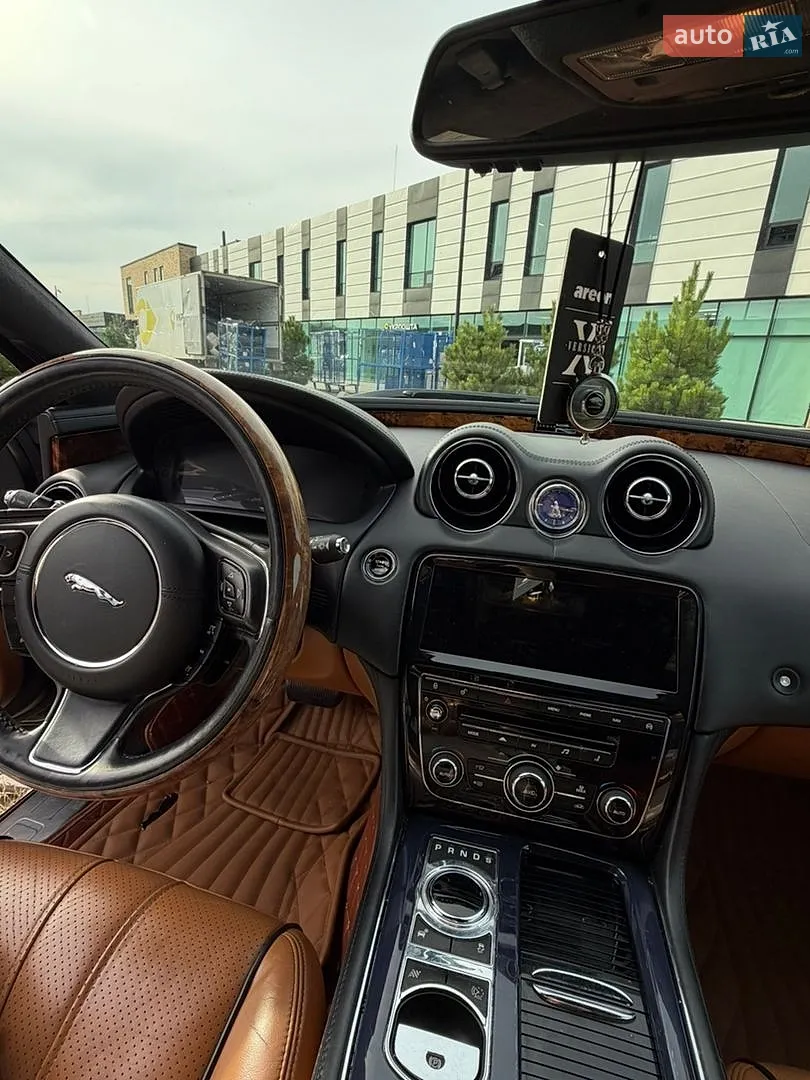 2012 Jaguar XJ - мініатюра 12