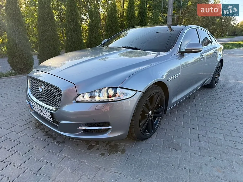 Jaguar XJ