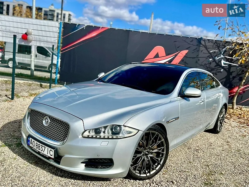 Jaguar XJ
