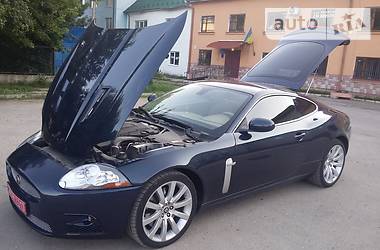 Купе Jaguar XK 2007 в Івано-Франківську