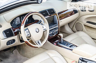 Кабриолет Jaguar XK 2008 в Киеве