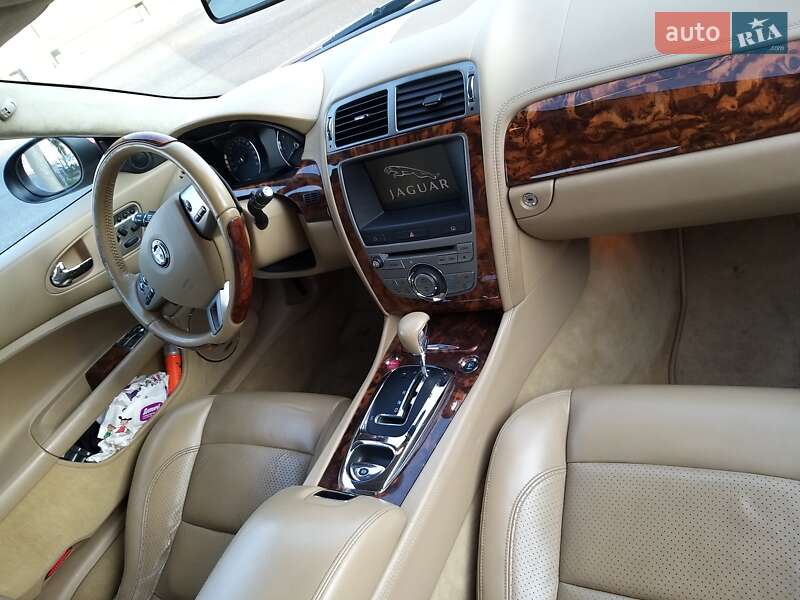Кабриолет Jaguar XK 2008 в Киеве