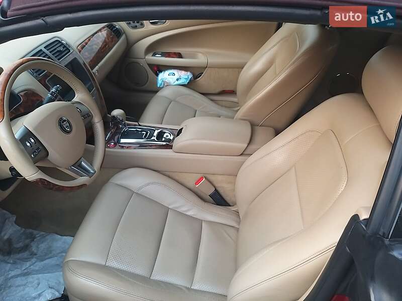 Кабриолет Jaguar XK 2008 в Киеве