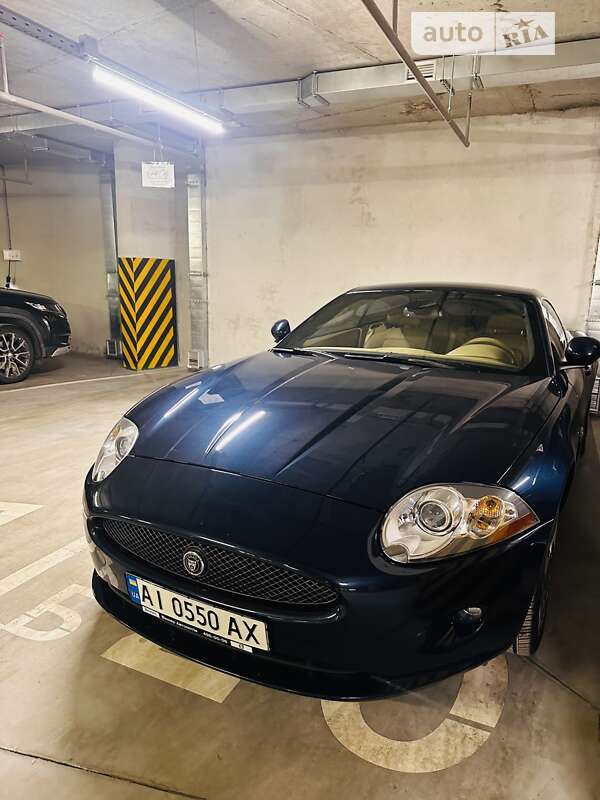 Купе Jaguar XK 2008 в Києві