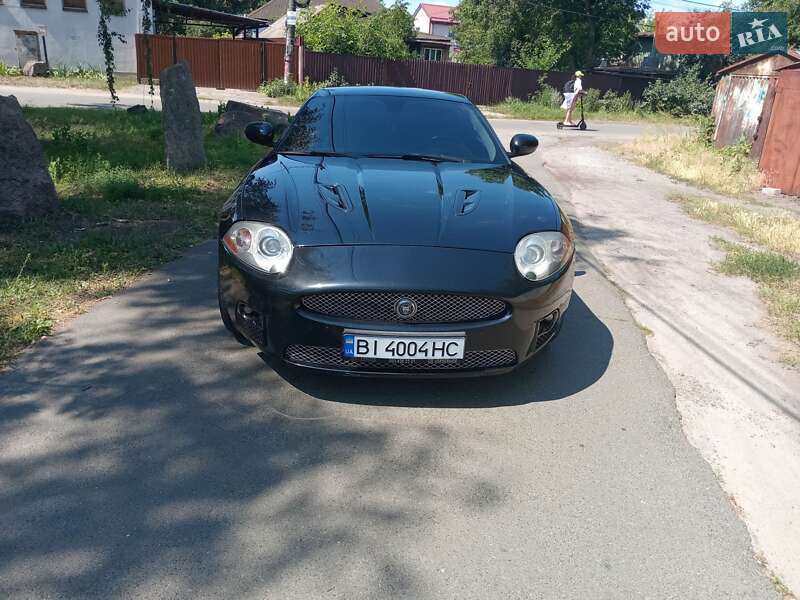Купе Jaguar XK 2007 в Киеве