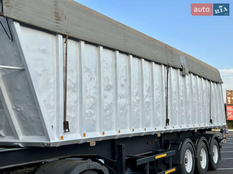 Самоскид напівпричіп Janmil NW 2004 в Кривому Розі