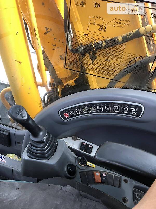 Екскаватор навантажувач JCB 175 2006 в Калуші