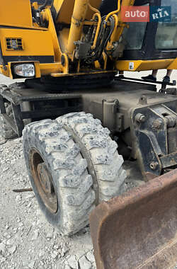 Экскаватор погрузчик JCB 175 2002 в 