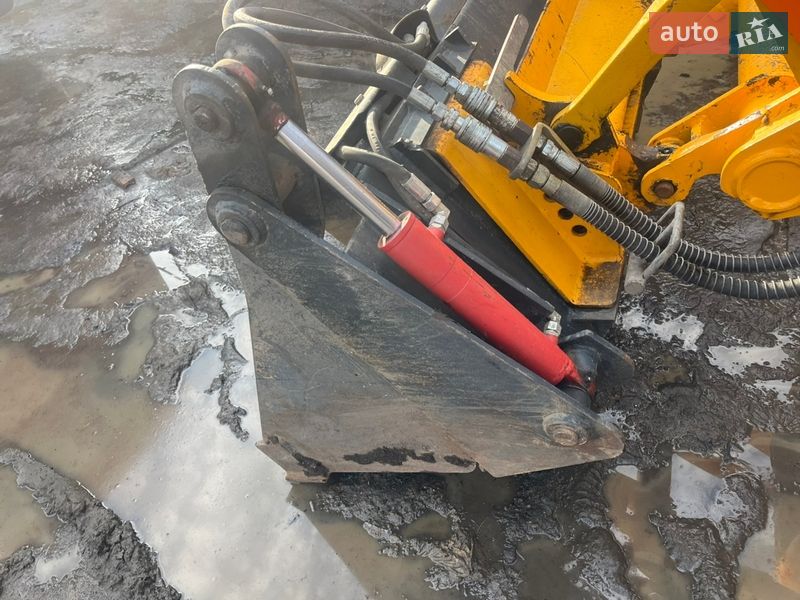 Экскаватор погрузчик JCB 1CX 2003 в Малине