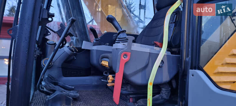 Гусеничный экскаватор JCB 220 2020 в Одессе