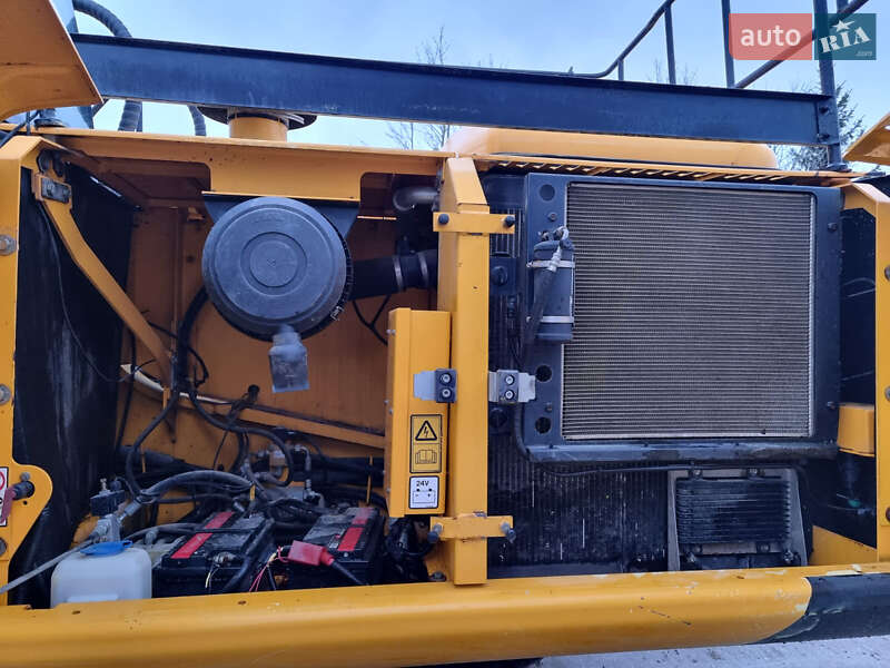 Гусеничный экскаватор JCB 220 2015 в Одессе