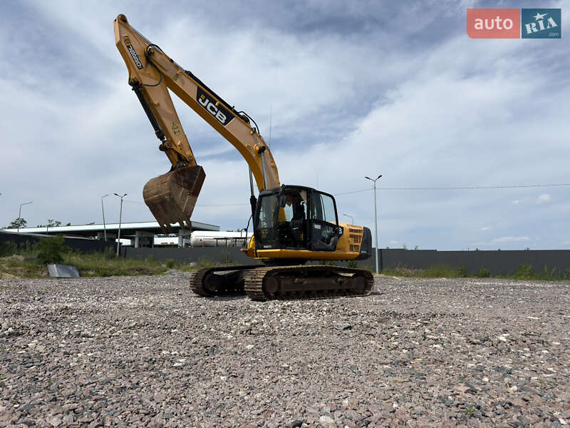 JCB 220 2013