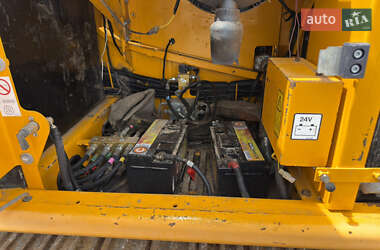 Гусеничный экскаватор JCB 220 2013 в 